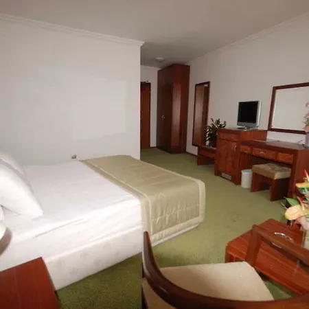 Palace 4*